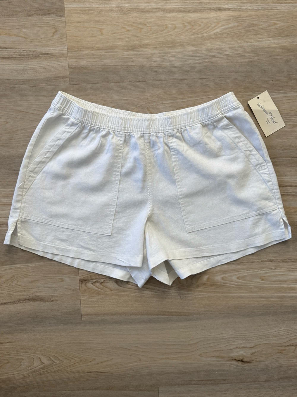 NWT | Universal Threads | Elastic-Waist Women’s Shorts - Casual Linen Blend